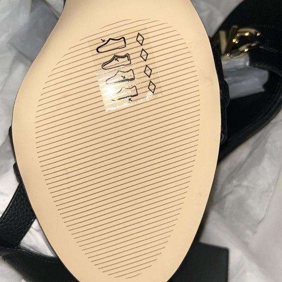 Brand new authentic MK shoes size 10 - Picture 4 of 7